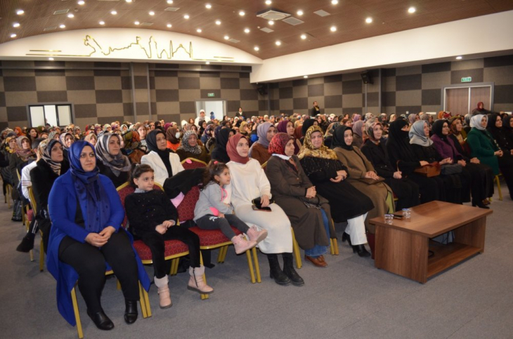 AK Parti Elazığ Kadın Kolları'ndan Regaip Kandili programı 