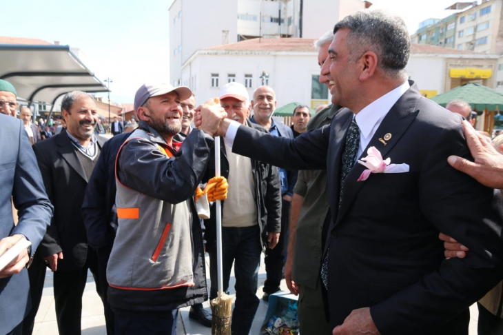 CHP'li Erol'a vatandaşlardan yoğun ilgi